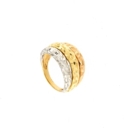 anello in oro giallo bianco e rosa bombato sfaccettato