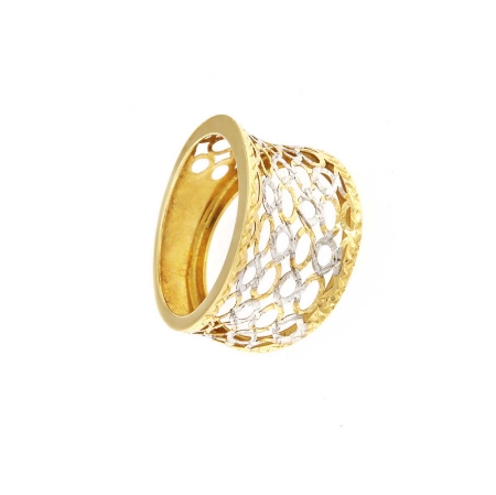 anello in oro concavo traforato e sfaccettato