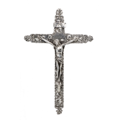 croce con Cristo e decori in argento