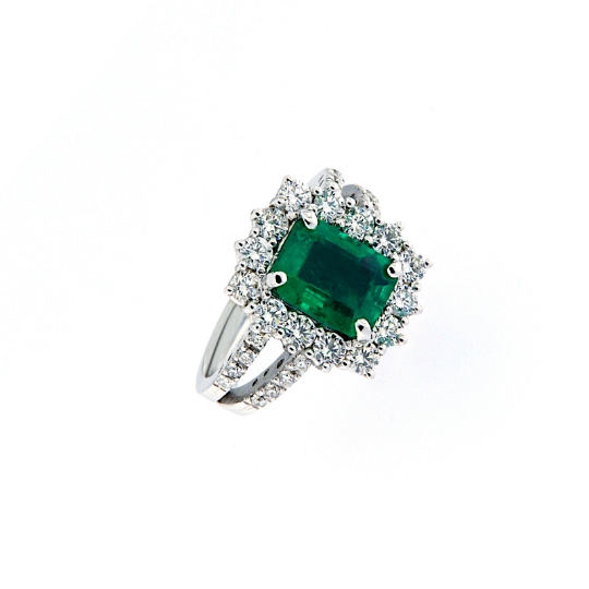 Anello smeraldo e diamanti