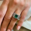 Anello con diamanti e smeraldo 