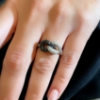 Anello con diamanti neri e bianchi 