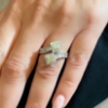 Anello con diamanti fancy gialli