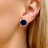 Orecchini in argento tondi con zirconi e resina blu