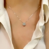 Collana con pendente con diamanti 