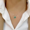 Collana con pendente in smeraldo e diamanti 