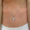 Collana con croce in diamanti 