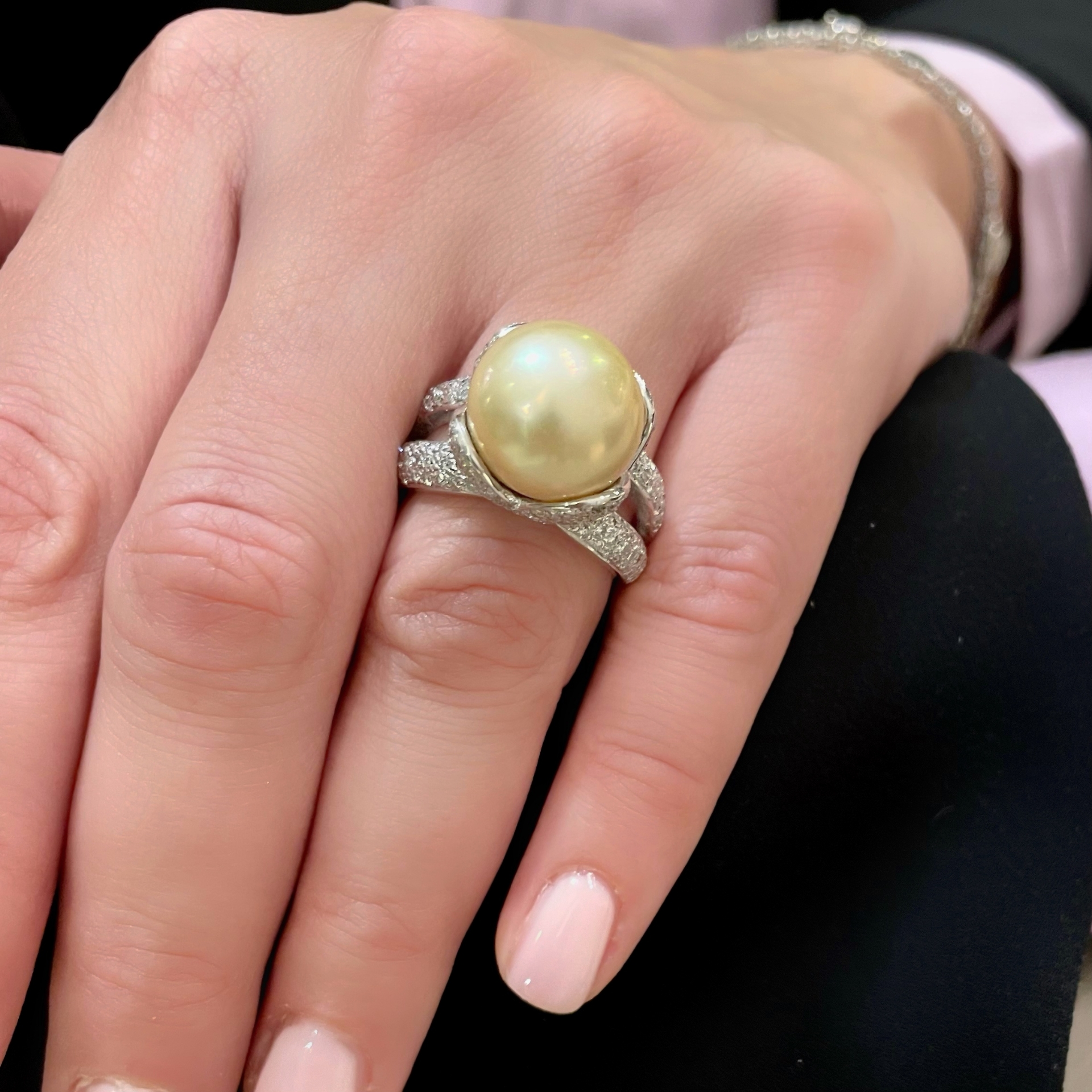 Anello oro perla 2025