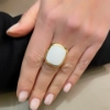 Anello in oro ed agata bianca 