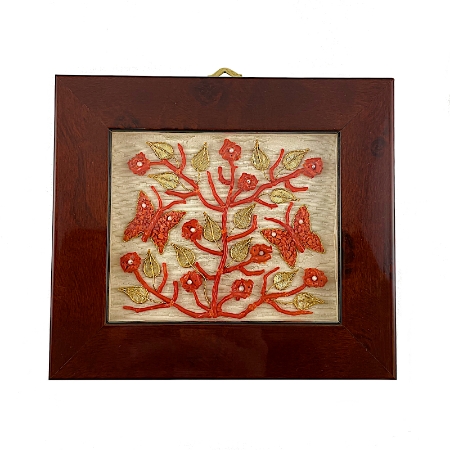 Quadro con corallo fiori e farfalle