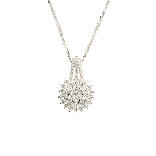 collana con pendente in diamanti