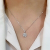 Pendente rotondo con diamanti 