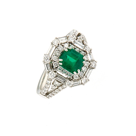 Anello con smeraldo e diamanti