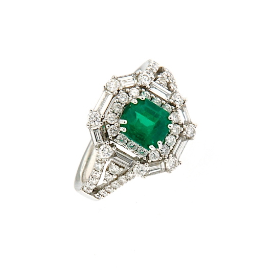Anello con smeraldo e diamanti