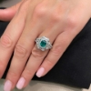 Anello con diamanti e smeraldo 