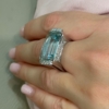 Anello con diamanti e acquamarina grande 