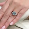 Anello con acquamarina e diamanti 