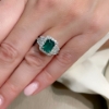 Anello con diamanti e smeraldo 