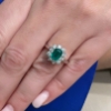 Anello con smeraldo e diamanti a giro
