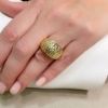 Anello in oro giallo bombato sfaccettato 