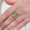 Anello a fasce in oro giallo e diamanti