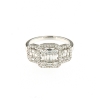 Anello trilogy con diamanti baguettes e tondi