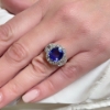 Anello con zaffiro e diamanti a mezza luna