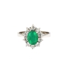 Anello con smeraldo e giro di diamanti