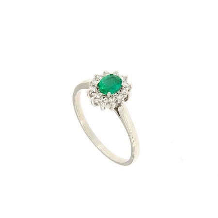 Anello con smeraldo e diamanti