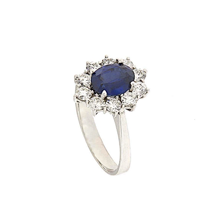 Anello con zaffiro e giro di diamanti