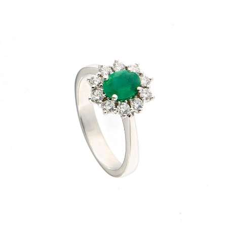 Anello con smeraldo e diamanti a giro