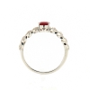 Anello grumette con diamanti e rubino