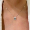Collana con acquamarina rettangolare e giro di diamanti