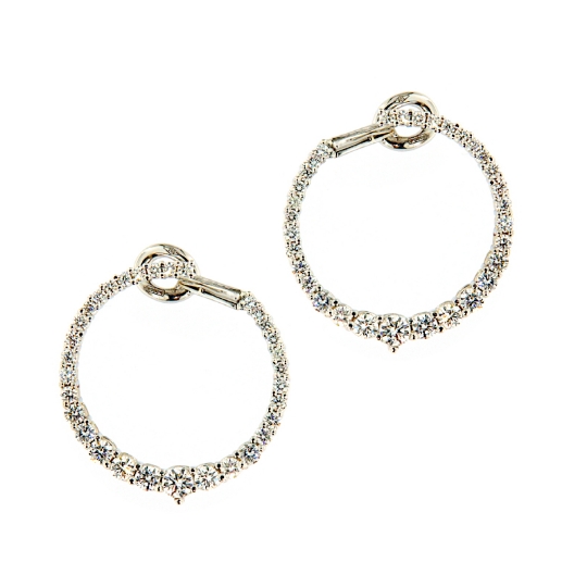 Orecchini a cerchio con diamanti