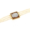 Collana a tre fili di perle con cammeo