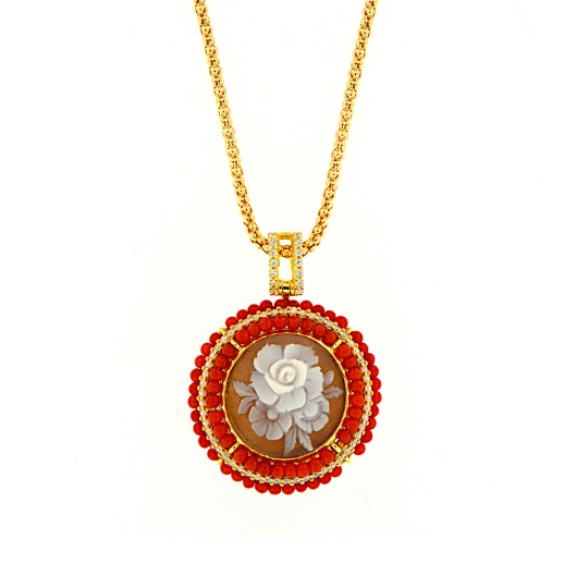 Collana in argento con pendente in cammeo e corallo