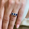 Anello trilogy con zaffiri e diamanti