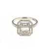 Anello con diamanti baguette e brillante