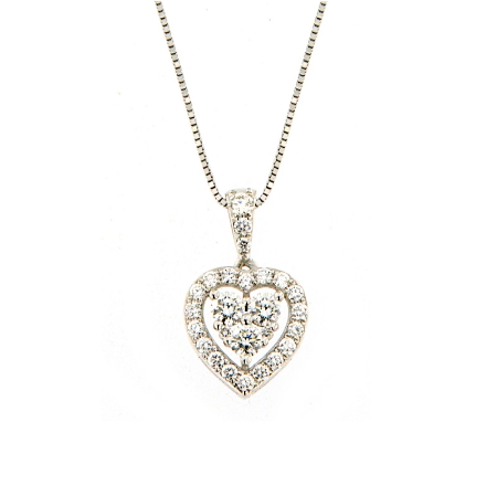 Collana con pendente a cuore con diamanti