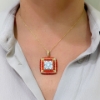 Collana con pendente quadrato in argento con cammeo e corallo