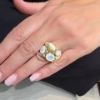 Anello in argento con cabochon di madreperla e zirconi