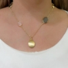 Girocollo in argento con pietre grigie quarzo rosa e pendente satinato